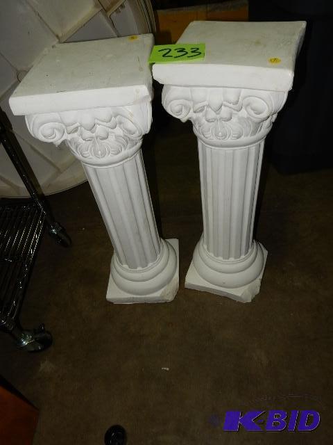 lot 233 image: Decorative Columns