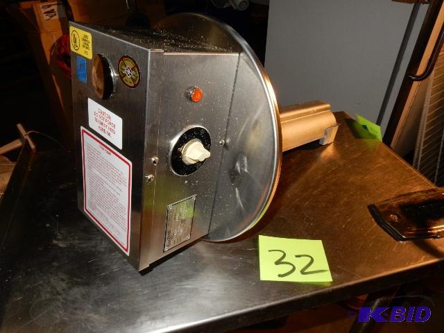 lot 32 image: CRETORS 7700 Pump
