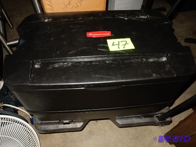 lot 47 image: Rubbermaid Catermax, 9407