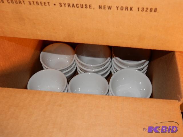 lot 55 image: Porcelaina Bouillon Cups