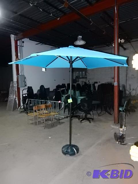 lot 96 image: OUTDOOR OASIS Umbrella