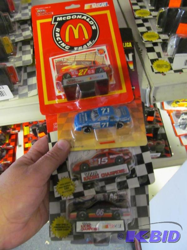 lot 34 image: Lot of 4 1991 Racing Champions 164 NASCAR Diecast