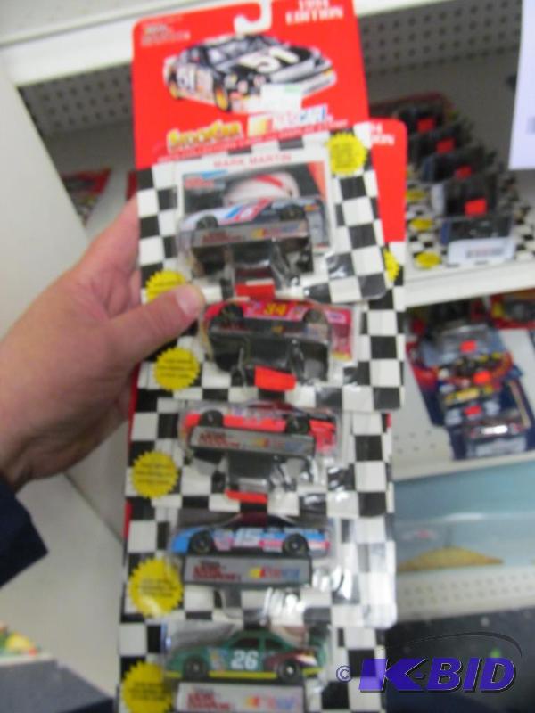 lot 37 image: Lot of 5 1994 Racing Champions 164 NASCAR Diecast