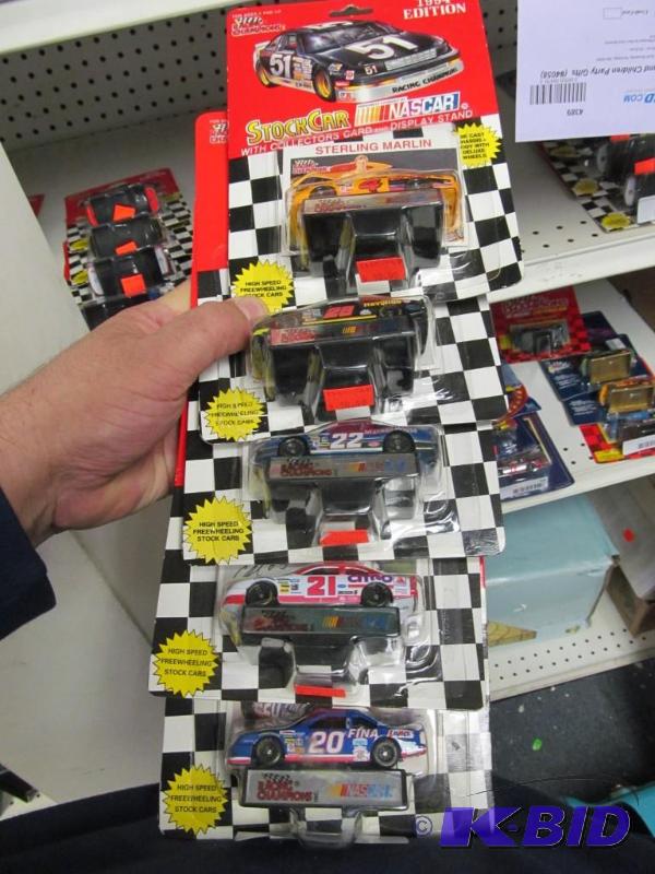 lot 38 image: Lot of 5 1994 Racing Champions 164 NASCAR Diecast