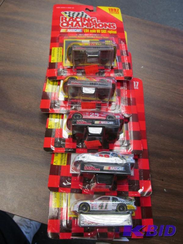 lot 48 image: Lot of 5 1997 Racing Champions 164 NASCAR Diecast