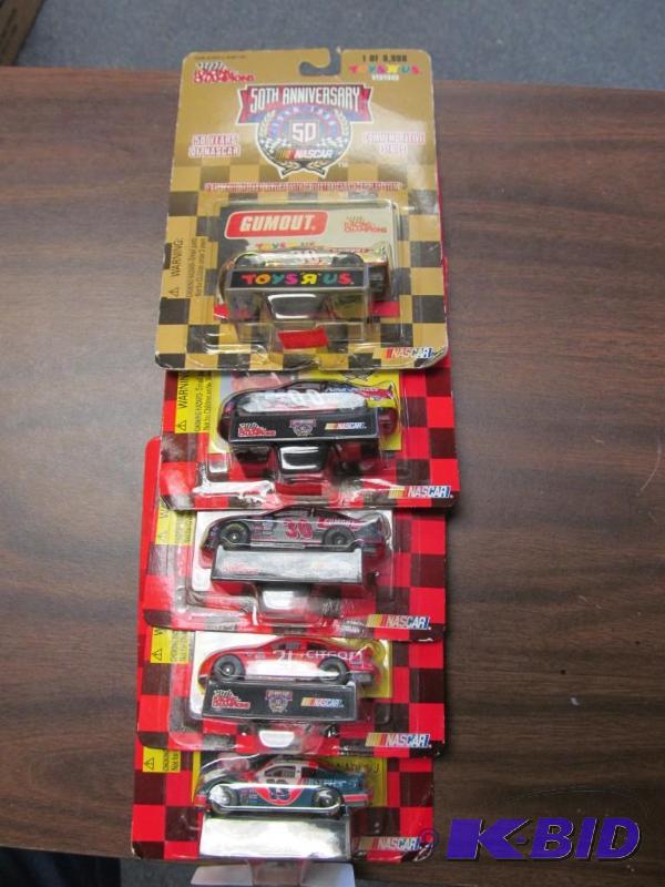 lot 53 image: Lot of 5 1998 Racing Champions 164 NASCAR Diecast