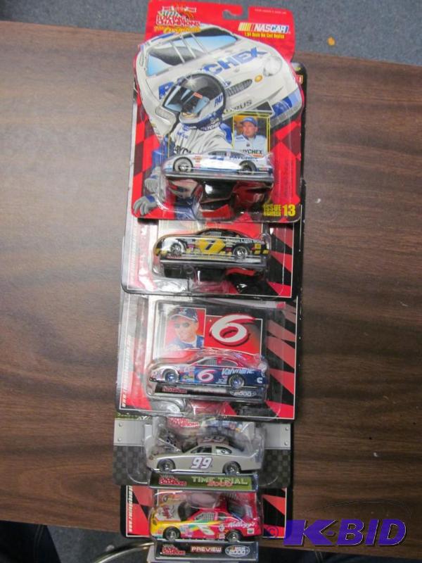 lot 55 image: Lot of 5 2000 Racing Champions 164 NASCAR Diecast