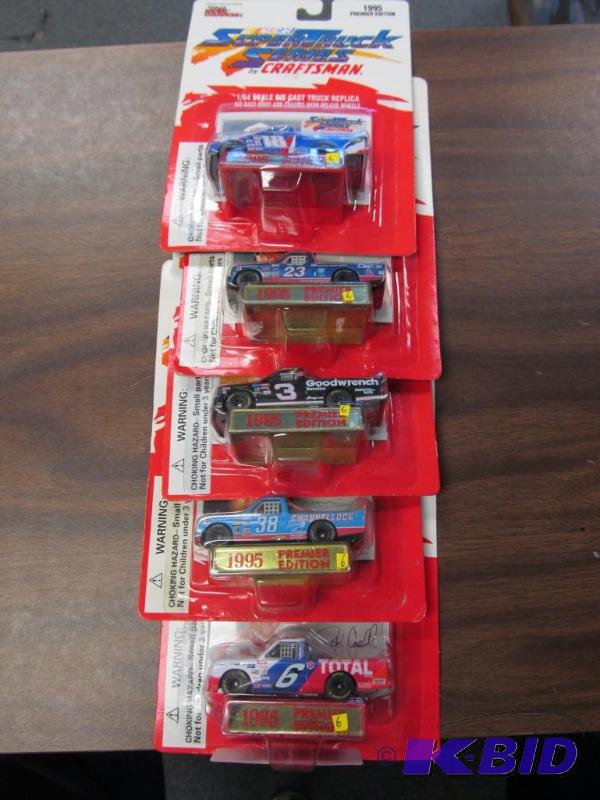 lot 70 image: Lot of 5 1995 NASCAR Craftsman Truck Series 164 Diecast by Racing Champions