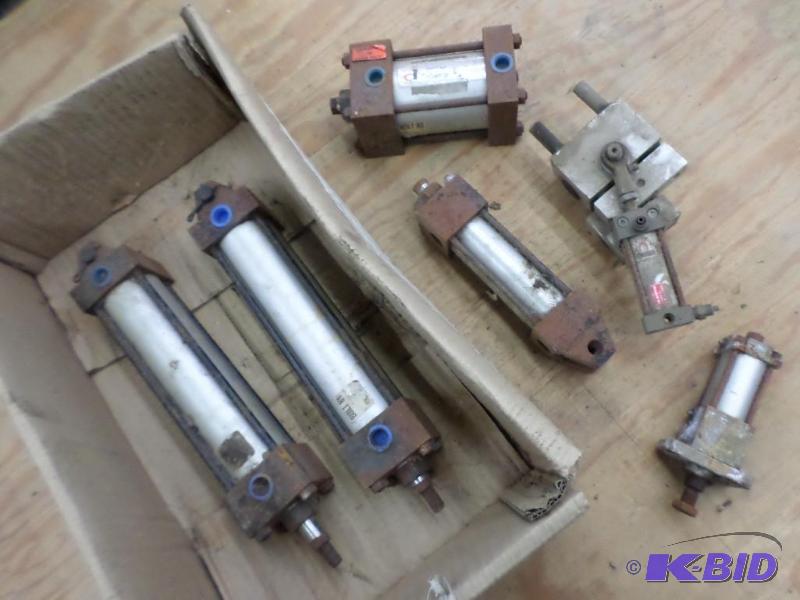 lot 106 image: Box Of Various Pneumatic Cylinders...