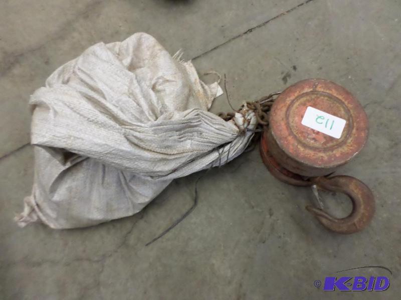 lot 112 image: CM 1-Ton Chain Hoist...