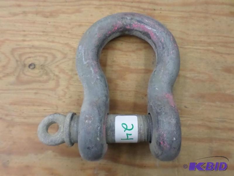 lot 24 image: Industrial 17-Ton Clevice...