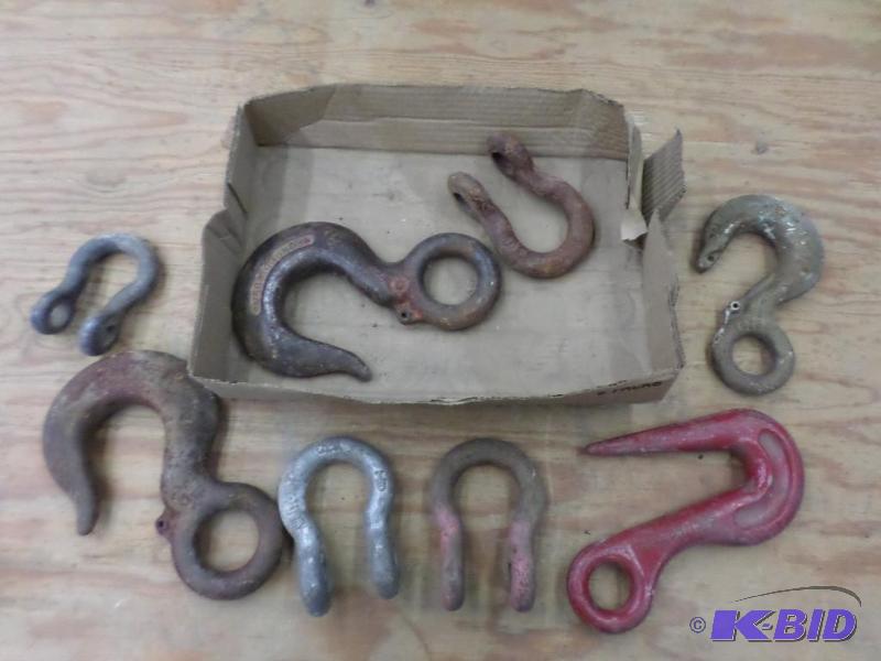 lot 33 image: Box Of Misc Heavy Duty Hooks & Clevices...