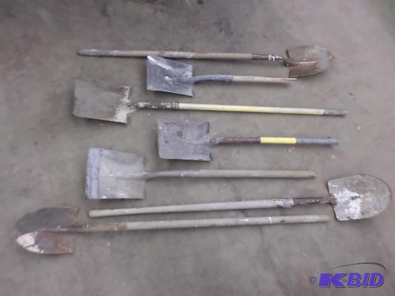 lot 59 image: Lot Of (7) Dirt Shovels, (3) Have Broken Hand...