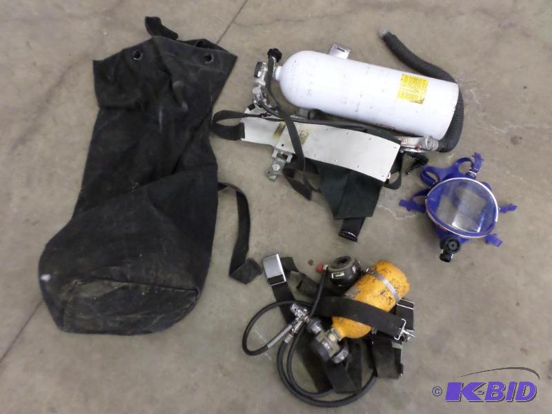 lot 81 image: Scuba-Diving Gear With Canvas Bag...