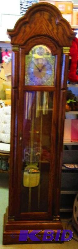 lot 1 image: Howard Miller grandfather clock in good condi...