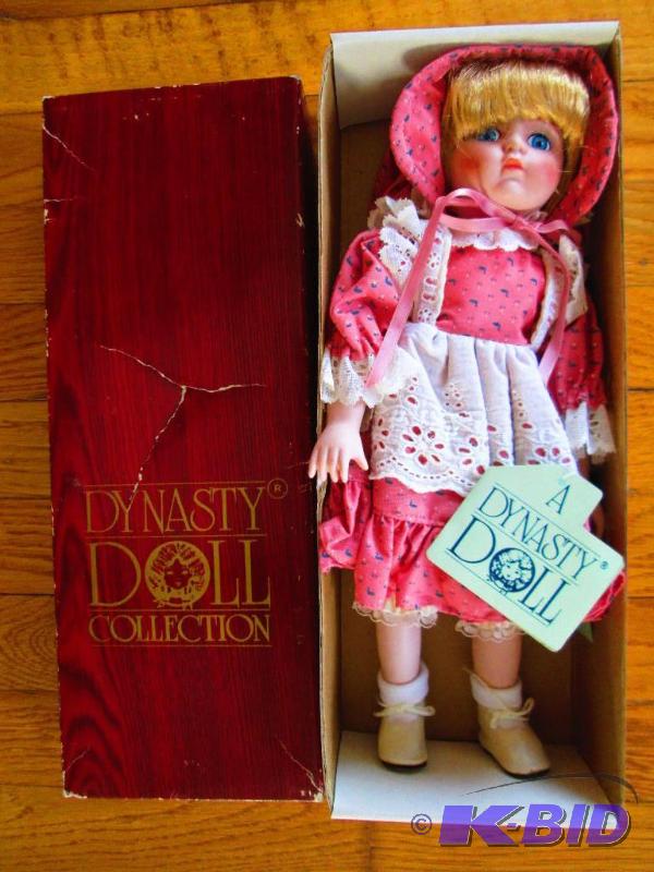 lot 11 image: Dynasty Dolls Joanne doll...