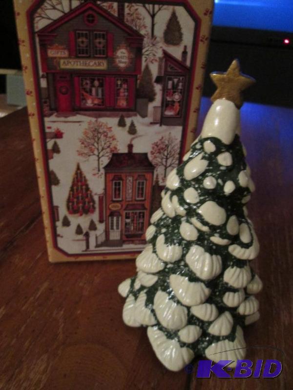 lot 193 image: Avon 1982 Mcconnells corners courners christm...