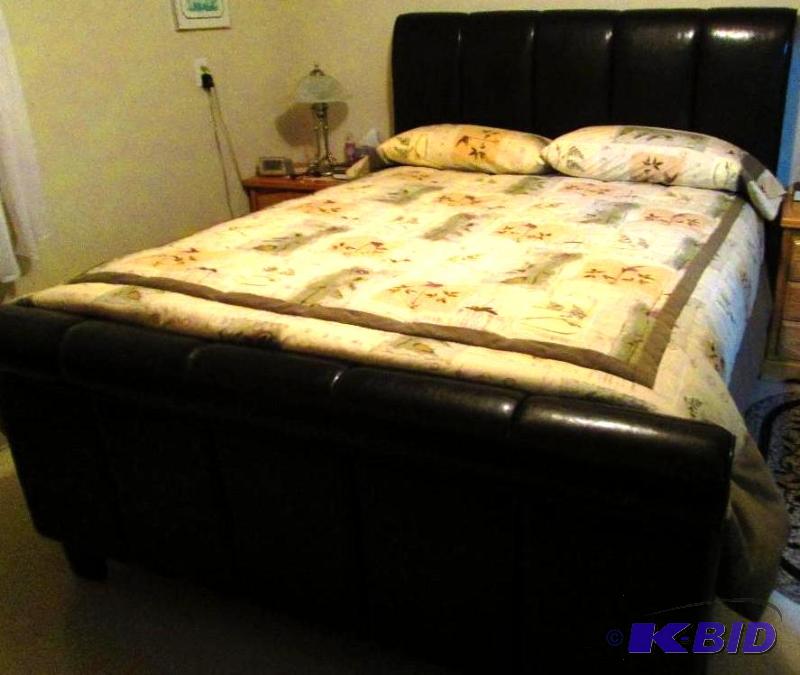 lot 2 image: Brand new sleigh bed. You will receive a bran...