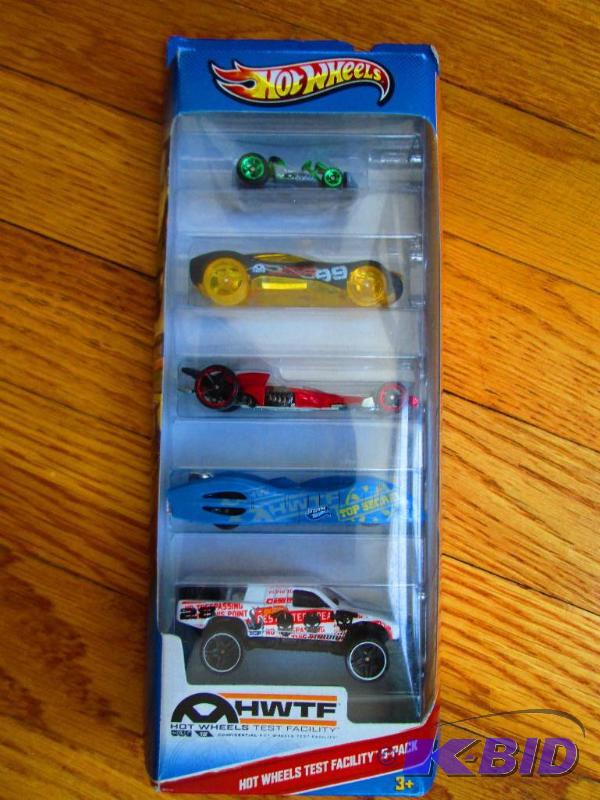 lot 22 image: Hot Wheels H W Stunt cars...