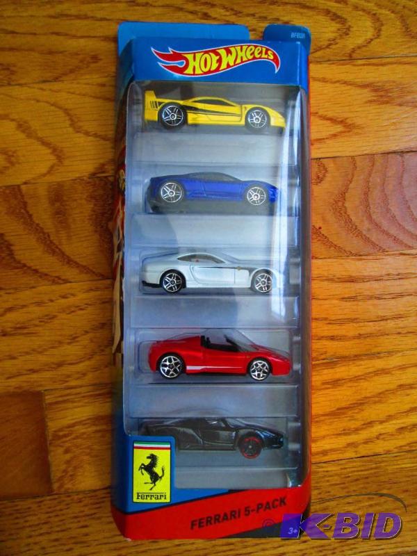 lot 23 image: Hot Wheels race cars...