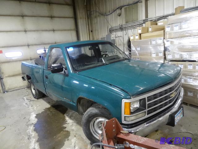 1989 Chevy 1500 2 x 4 pick up. 8 box. 125,92...