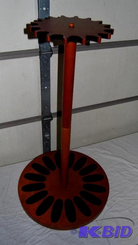 lot 25 image: 16 Gun Rotating Rifle Rack with Magnets, 22 d...