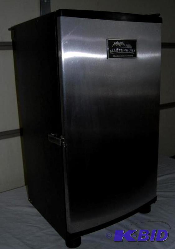 lot 37 image: Masterbuilt 30" Digital Electric Stainle...