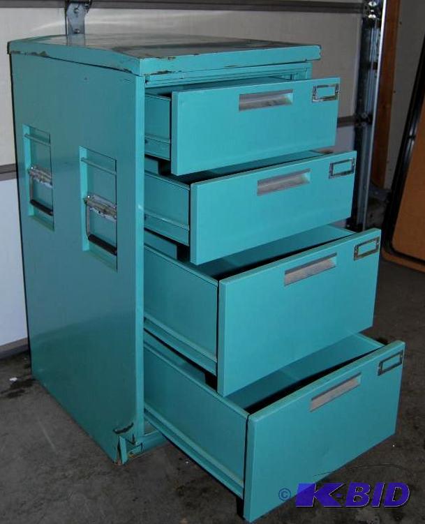 lot 62 image: U.S. Military Surplus Medical 4 Drawer Cabine...