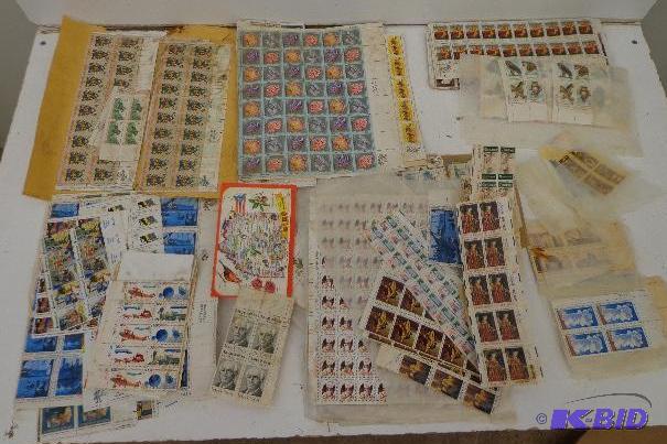 lot 110 image: Collectable Stamps   8 Cent United States in ...