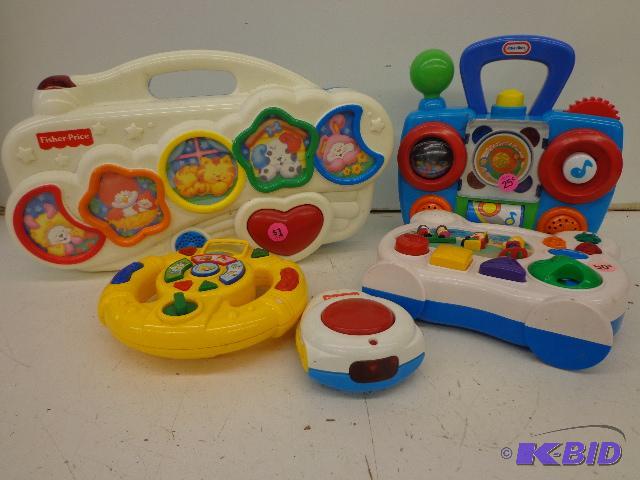 lot 124 image: Toys - Toys - Toys   Fisher Price Activity Ce...
