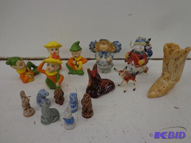 lot 132 image: Knick Knacks   Elves - Set of 4  3"  Ma...