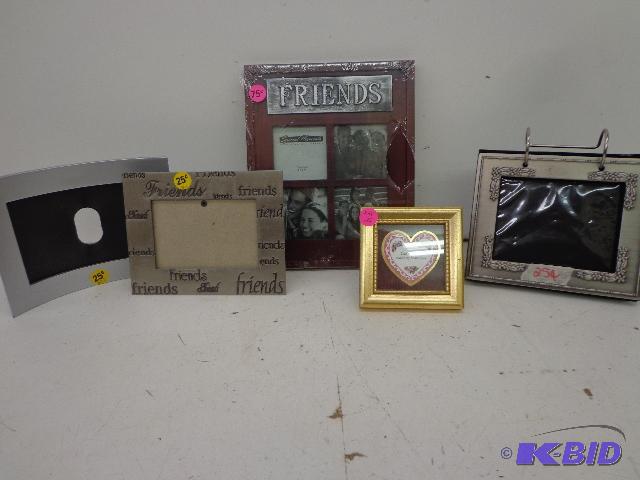 lot 135 image: Picture Frames   Friends - 3" x 4 12&qu...