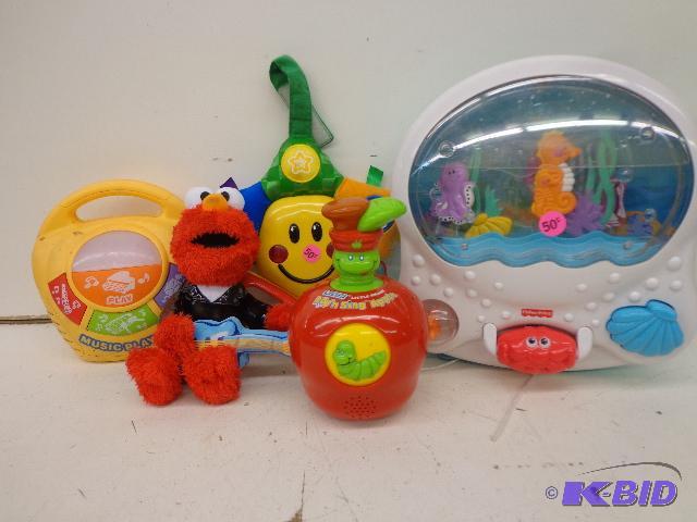 lot 137 image: Kids Corner   Fisher Price Seascape Scene - C...