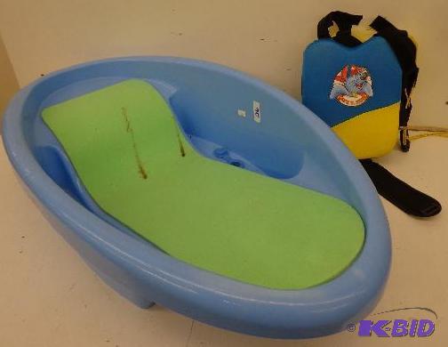 lot 26 image: Baby Tub   Blue Inclined Seat&nbspBaby Bath ...