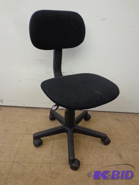 lot 76 image: Office Chair   Black Chair  Swivels - 360 Deg...