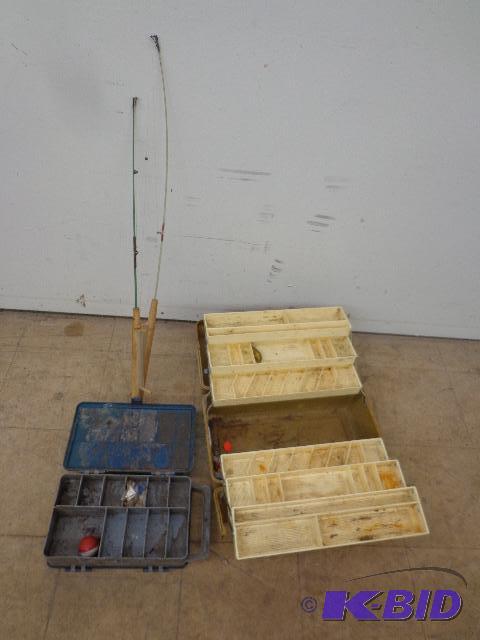 lot 83 image: Ice Fishing Anyone   2 Ice Fishing Poles  2...