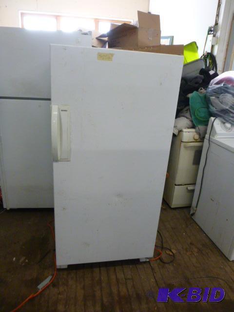 lot 23 image: Kenmore Upright Freezer 60" X 28" X...