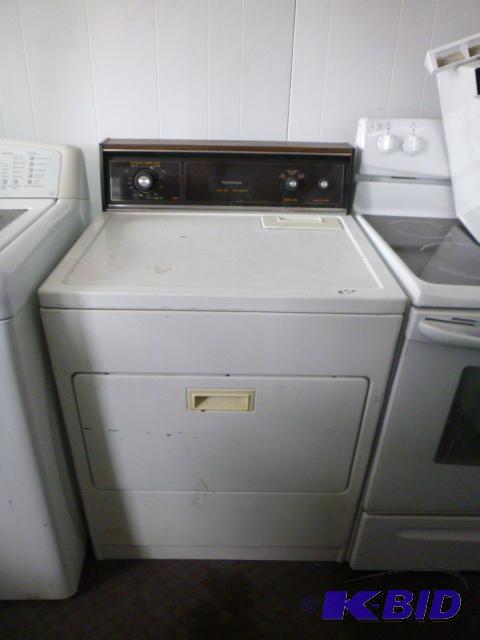 lot 32 image: Kenmore Electric Dryer Tested and works....