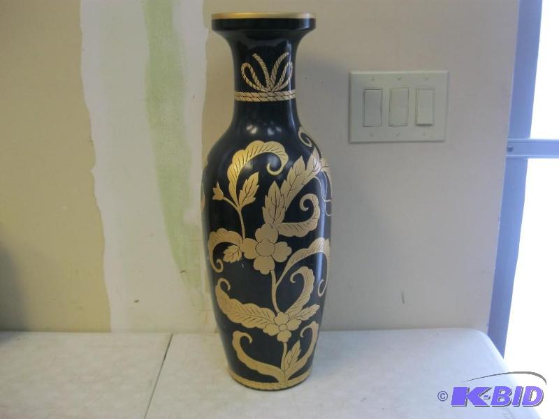 Large Decor Vase, Made Of Metal...