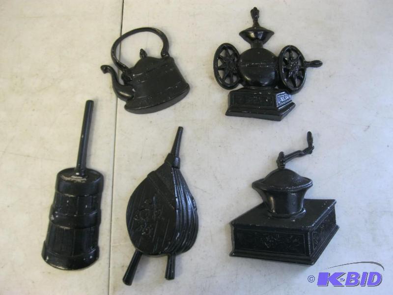 Lot Of Metal Kitchen Decor...
