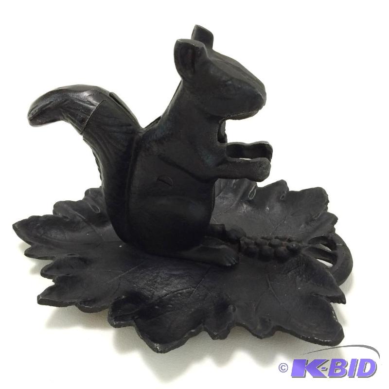 lot 18 image: Cast Iron Squirrel Nut Cracker