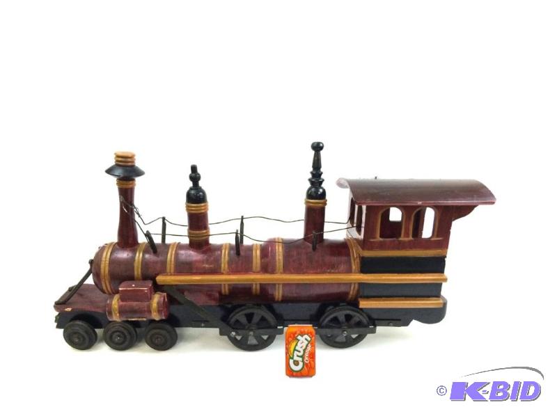 lot 21 image: VERY LARGE Wooden Steam Engine