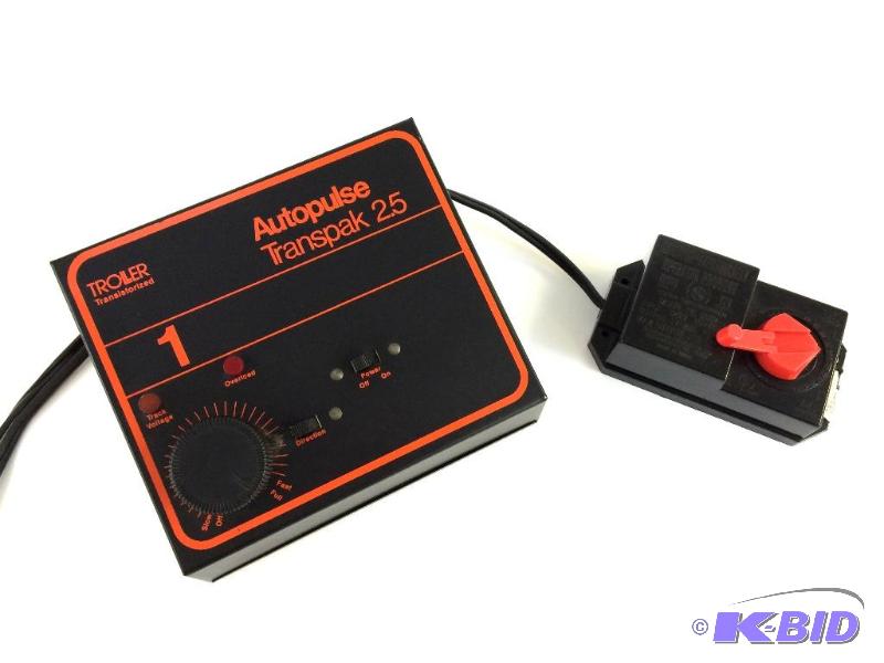 lot 24 image: Vintage Model RR Autopulse Transpak 2.5 (transformer) w Model # 6607 Switch