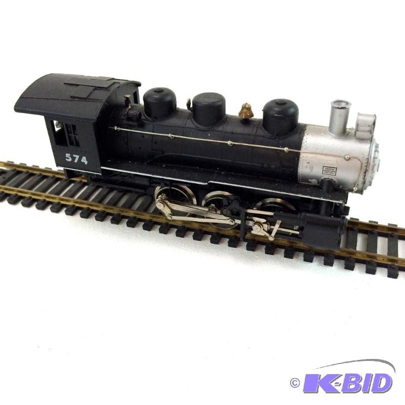 lot 33 image: Vintage 574 Steam Locomotive - HO Gage