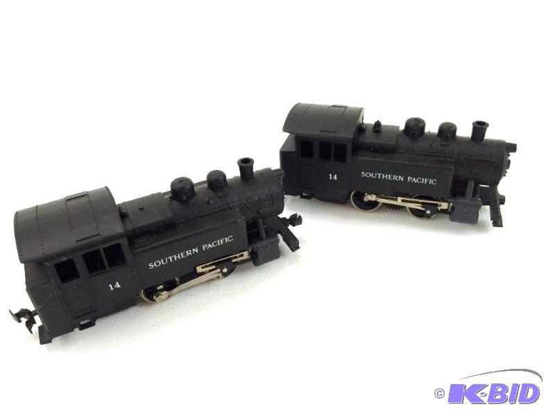lot 38 image: Two Identical Vintage HO Model Lima Steam Locomotives