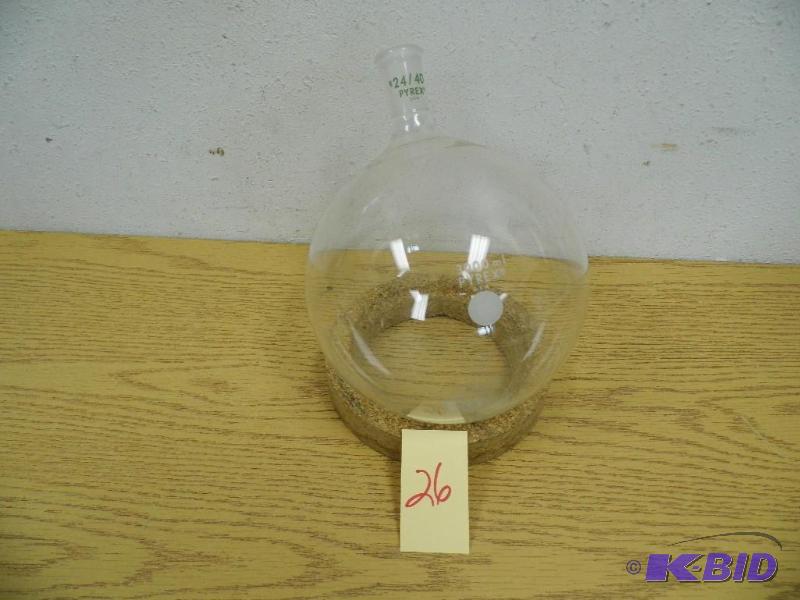 2440 Pyrex Container
