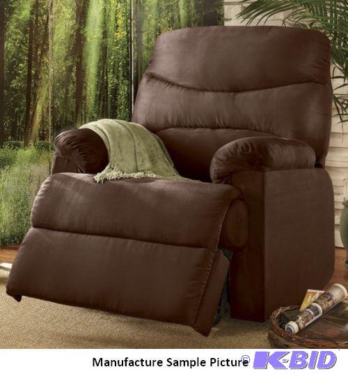 lot 104 image: Plush Brown Microfiber Recliner -&nbspThis i...