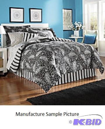 lot 6 image: Midnight Paisley Black and White Bed in a Bag...