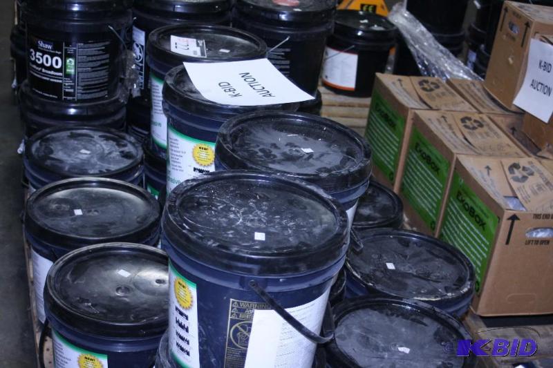 lot 22 image: Buckets of Welco 1070 PRemium Carpet Adhesive Expired.
