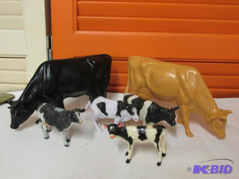 6 No-Name Cows